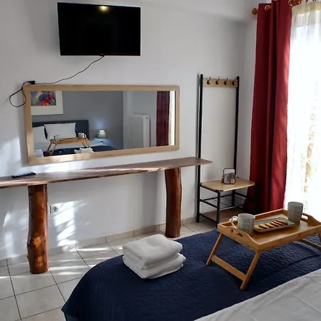 Angelina'S Boutique Suite In Nafplio City Exterior photo